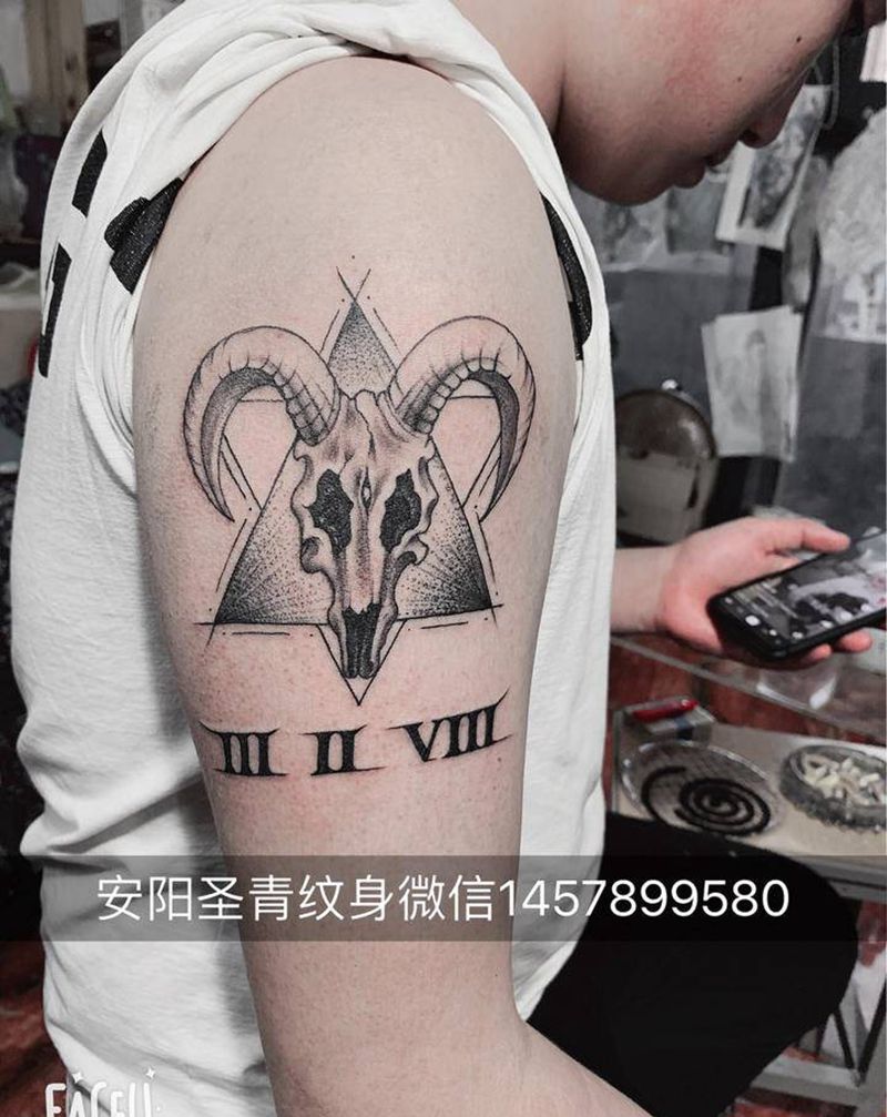 完成纹身图片_腿部纹身图案