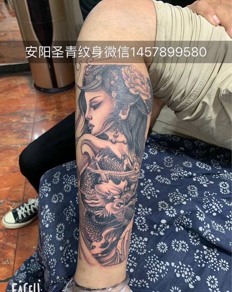 艺妓纹身图片_肩部纹身图案