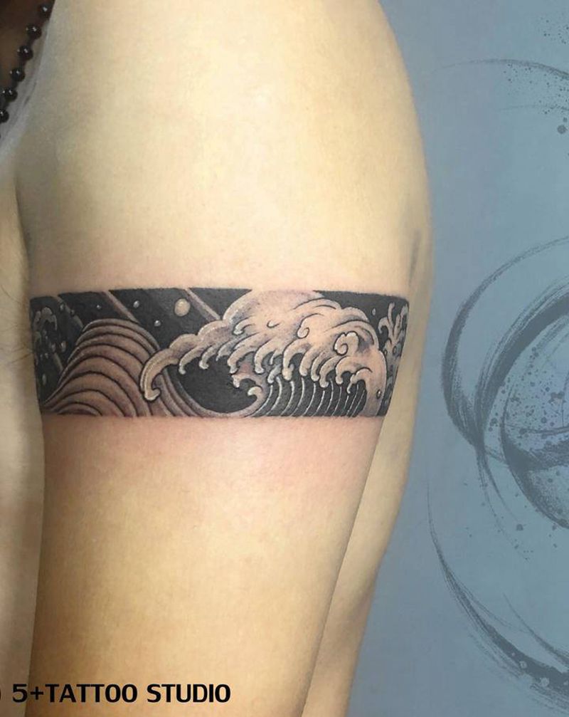 浪花臂环纹身图片_手臂点刺纹身图案