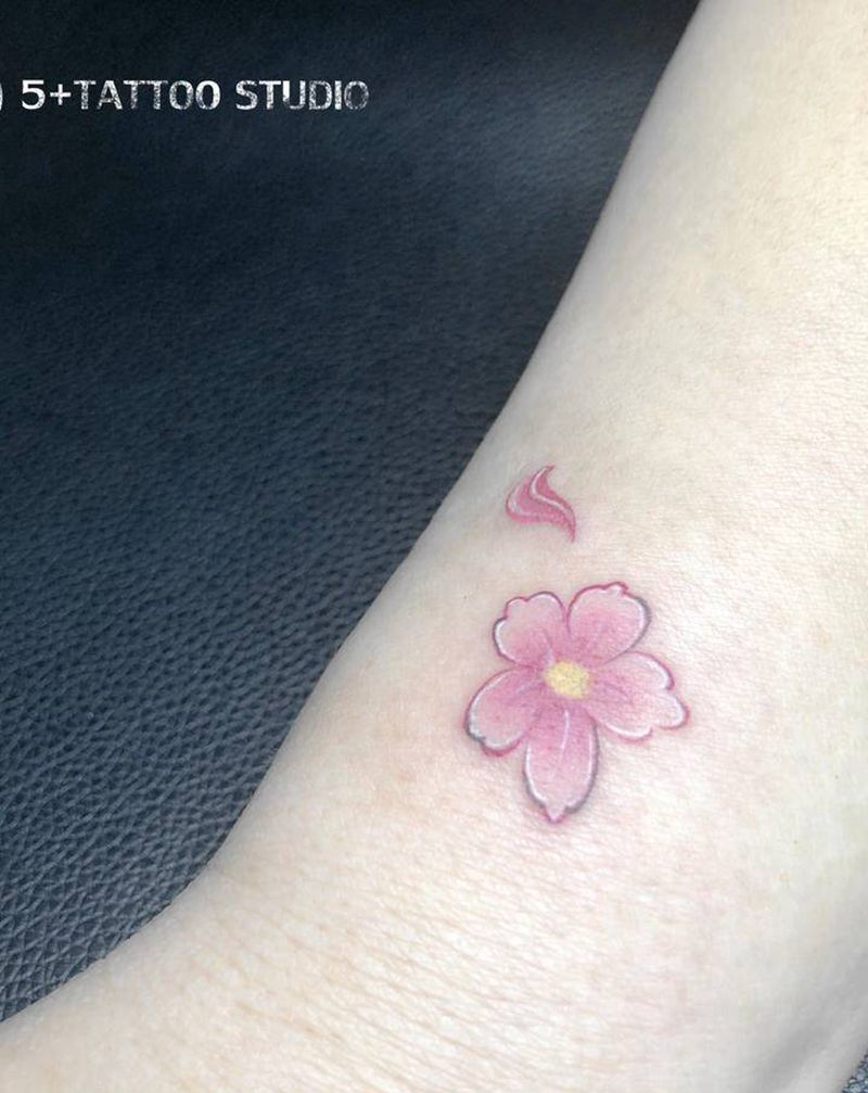 小花花纹身图片_手臂纹身图案