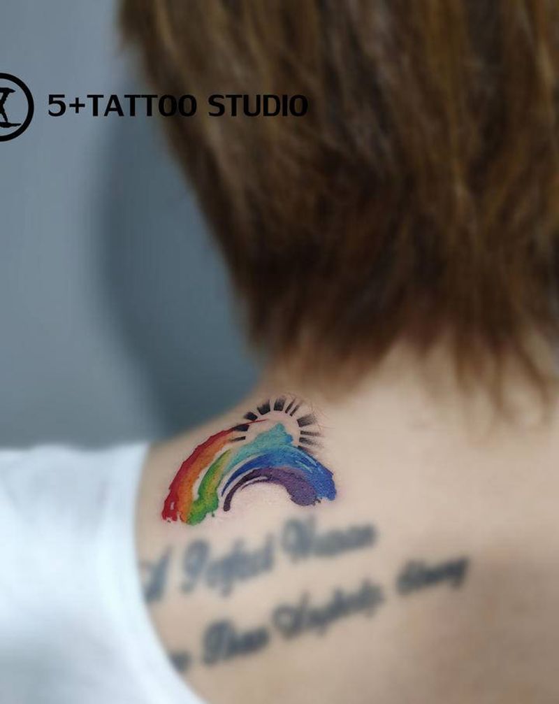 彩虹小遮盖纹身图片_颈部肩部New School纹身图案