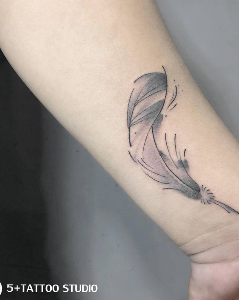轻轻小羽毛纹身图片_手臂几何水墨纹身图案