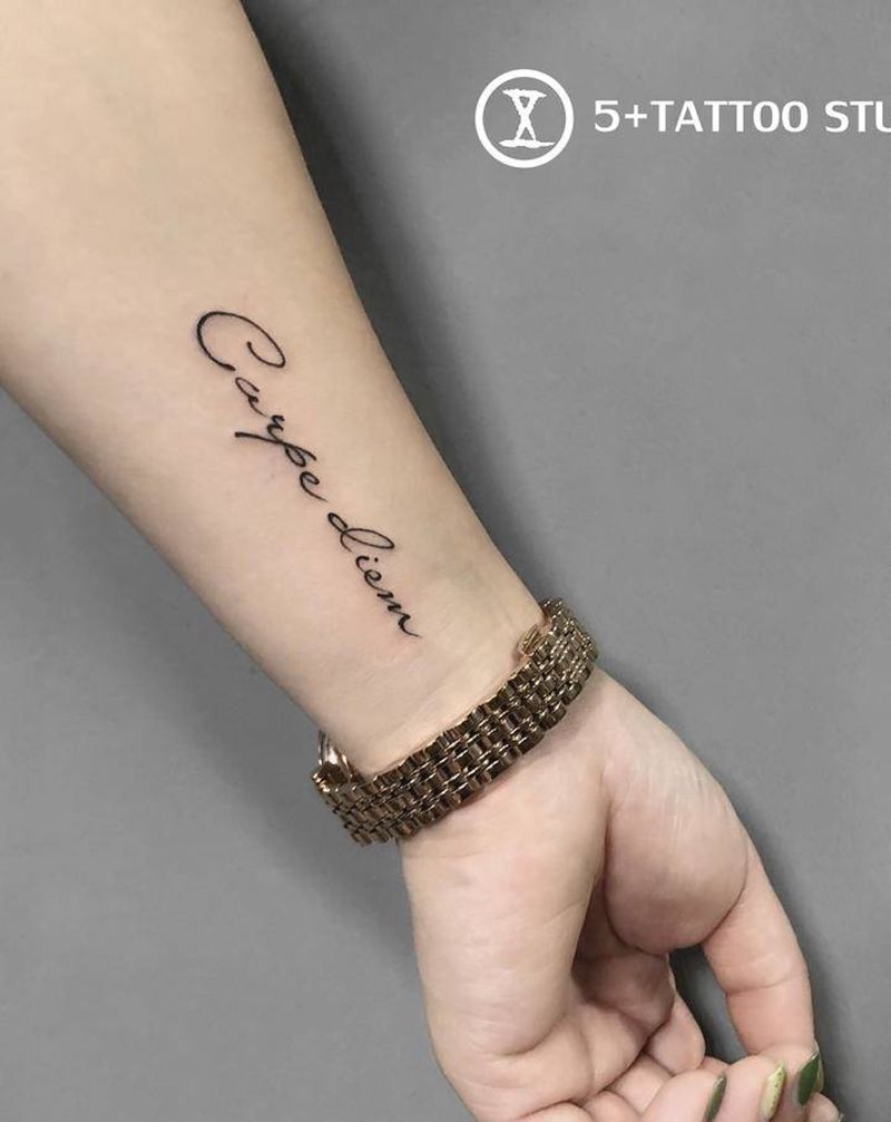 几个小字母纹身图片_花体字纹身图案