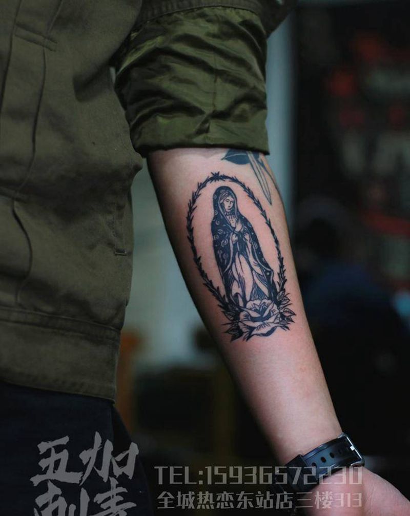 阿门纹身图片_手臂图腾纹身图案