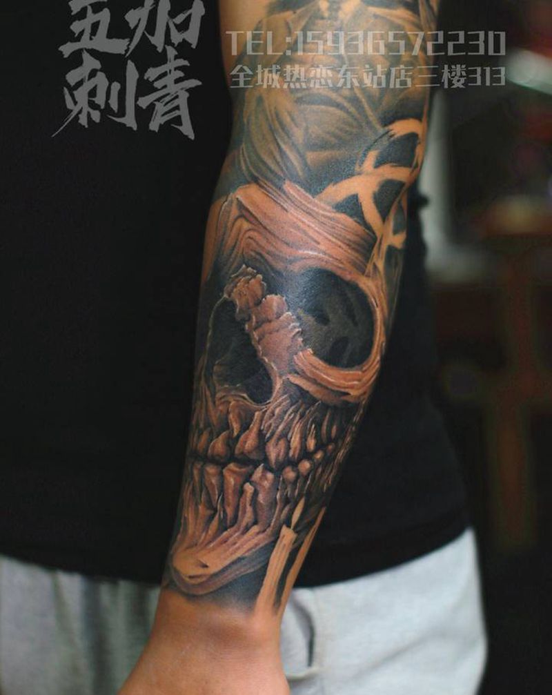 大骷髅纹身图片_手臂点刺欧美写实纹身图案