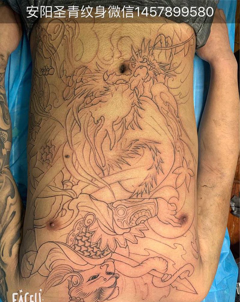 前胸纹身图片_新传统纹身图案