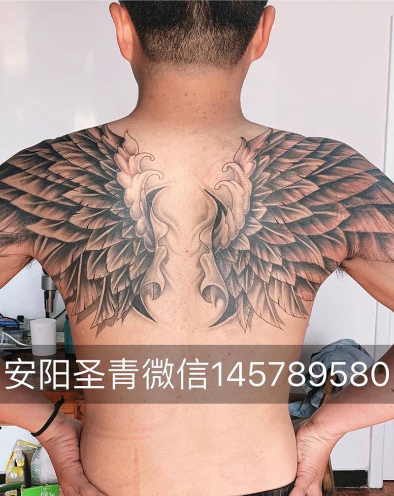 后背翅膀纹身图片_新传统纹身图案