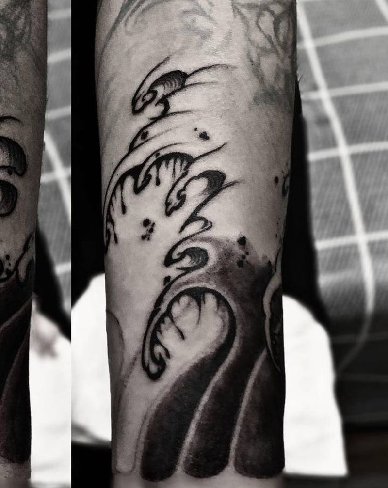 浪不浪纹身图片_手臂新传统纹身图案