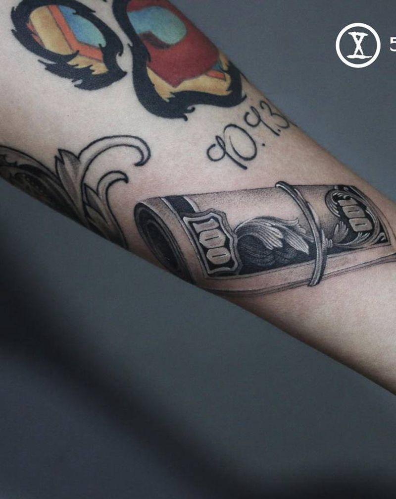 欠债还钱纹身图片_手臂欧美写实点刺纹身图案