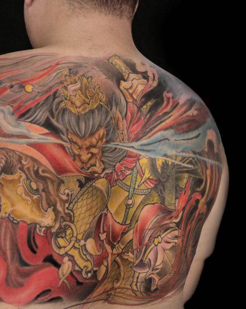 大圣归来纹身图片_背部新传统大圣悟空遮盖纹身图案