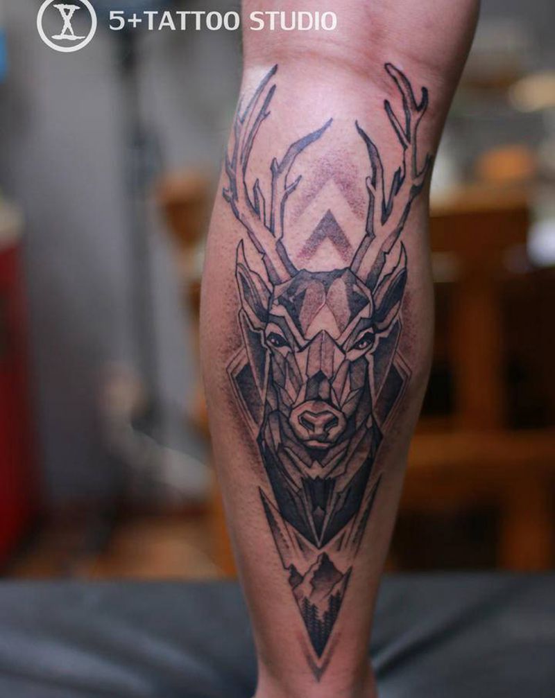 大麋鹿纹身图片_腿部点刺纹身图案