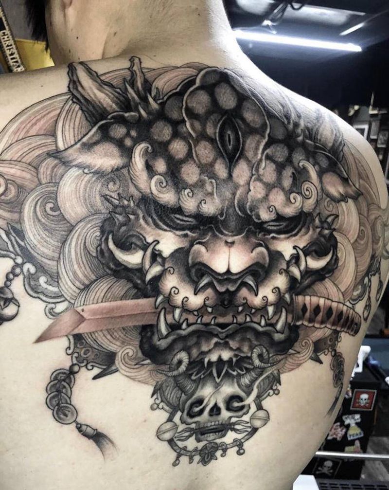 唐狮纹身图片_背部胸部新传统老传统唐狮 刀满背纹身图案