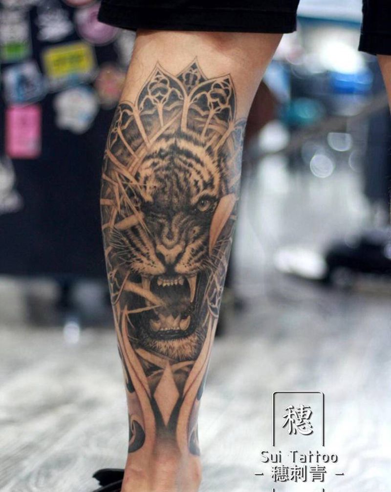 老虎 般若纹身图片_手臂腿部新传统欧美写实老虎般若包小腿纹身图案