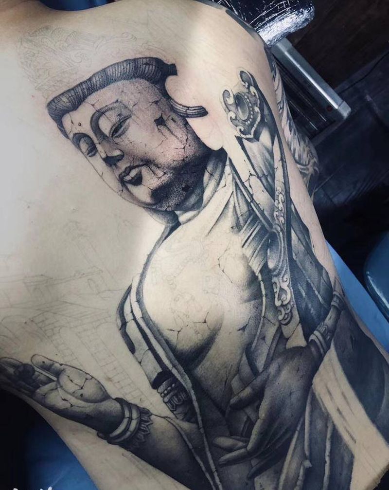 满背佛纹身图片_背部胸部欧美写实老传统佛写实纹身图案