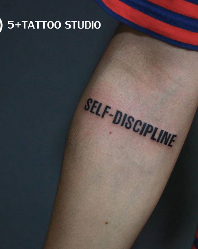 小字母纹身图片_手臂花体字纹身图案