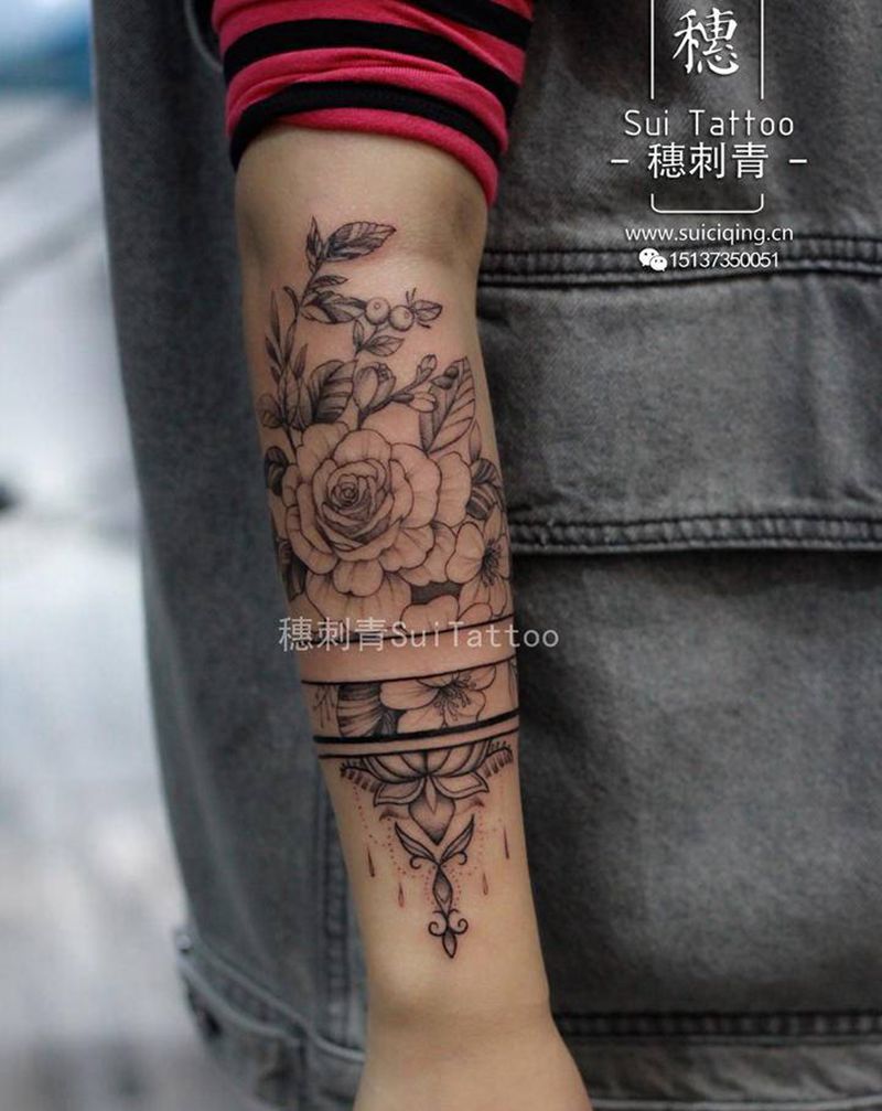 素花臂环纹身图片_手臂点刺纹身图案