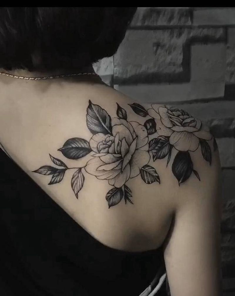 素花纹身图片_肩部纹身图案