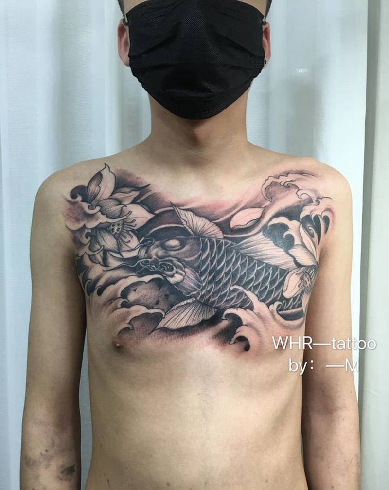 锦鲤花胸纹身图片_胸部新传统纹身图案