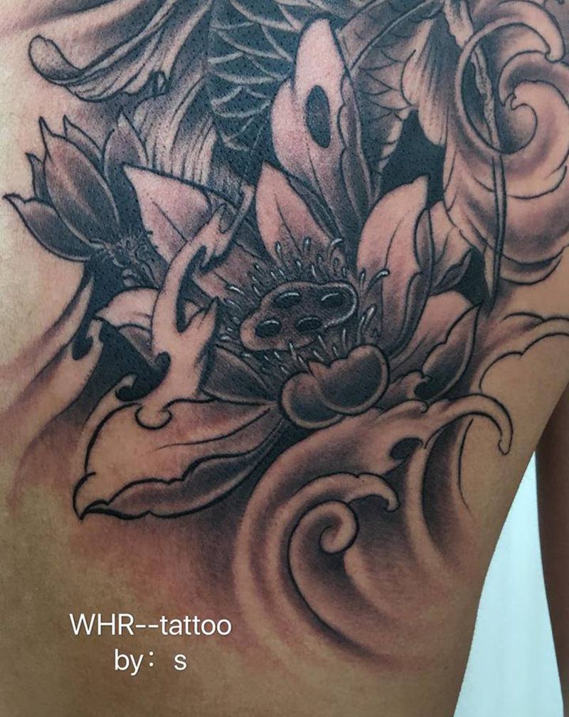 锦鲤纹身图片_肩部背部新传统纹身图案