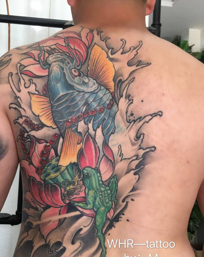 锦鲤纹身图片_背部新传统纹身图案