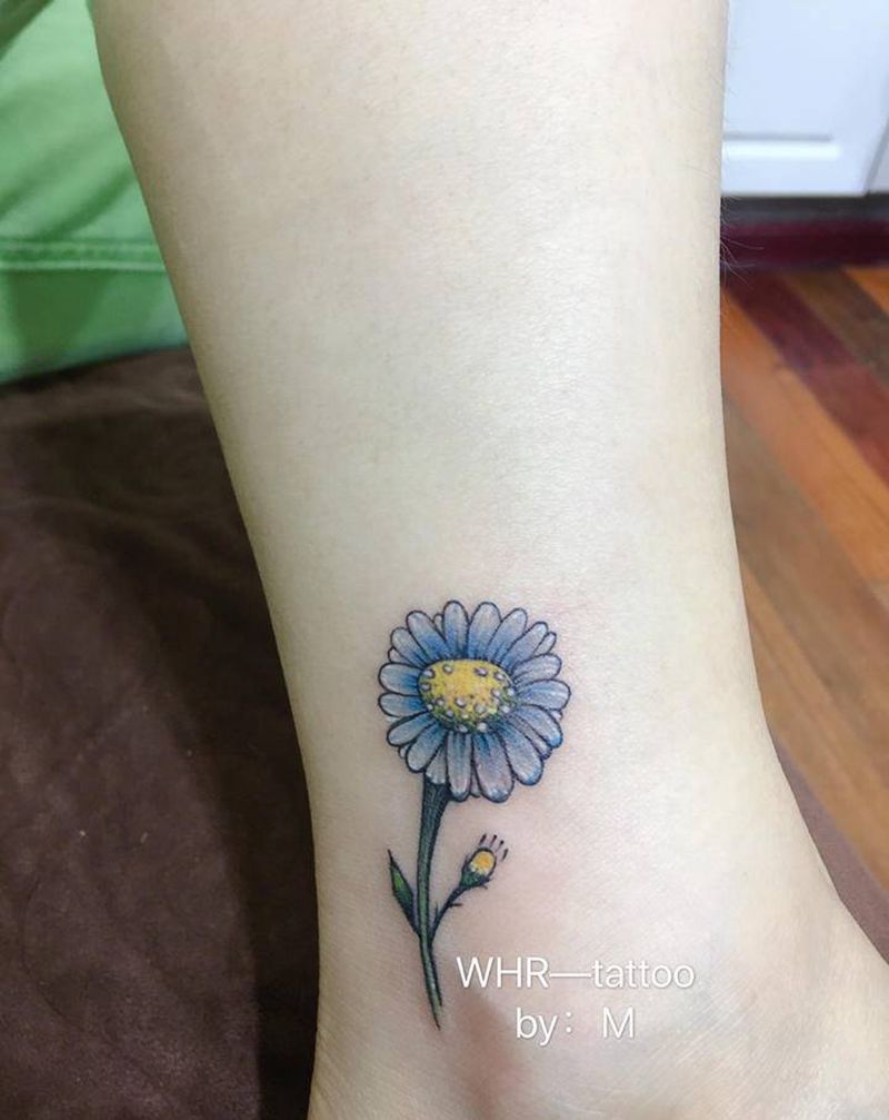 雏菊纹身图片_腿部水彩纹身图案