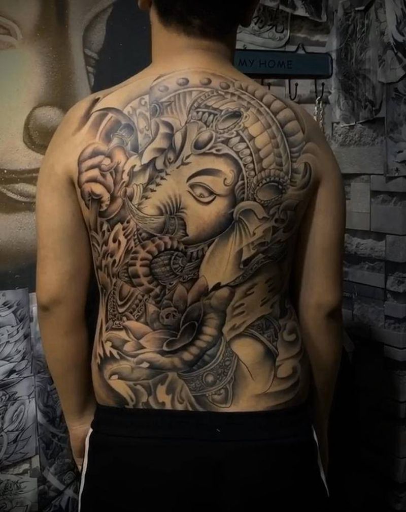 象神纹身图片_背部纹身图案