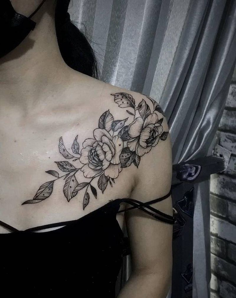 素花纹身图片_肩部纹身图案