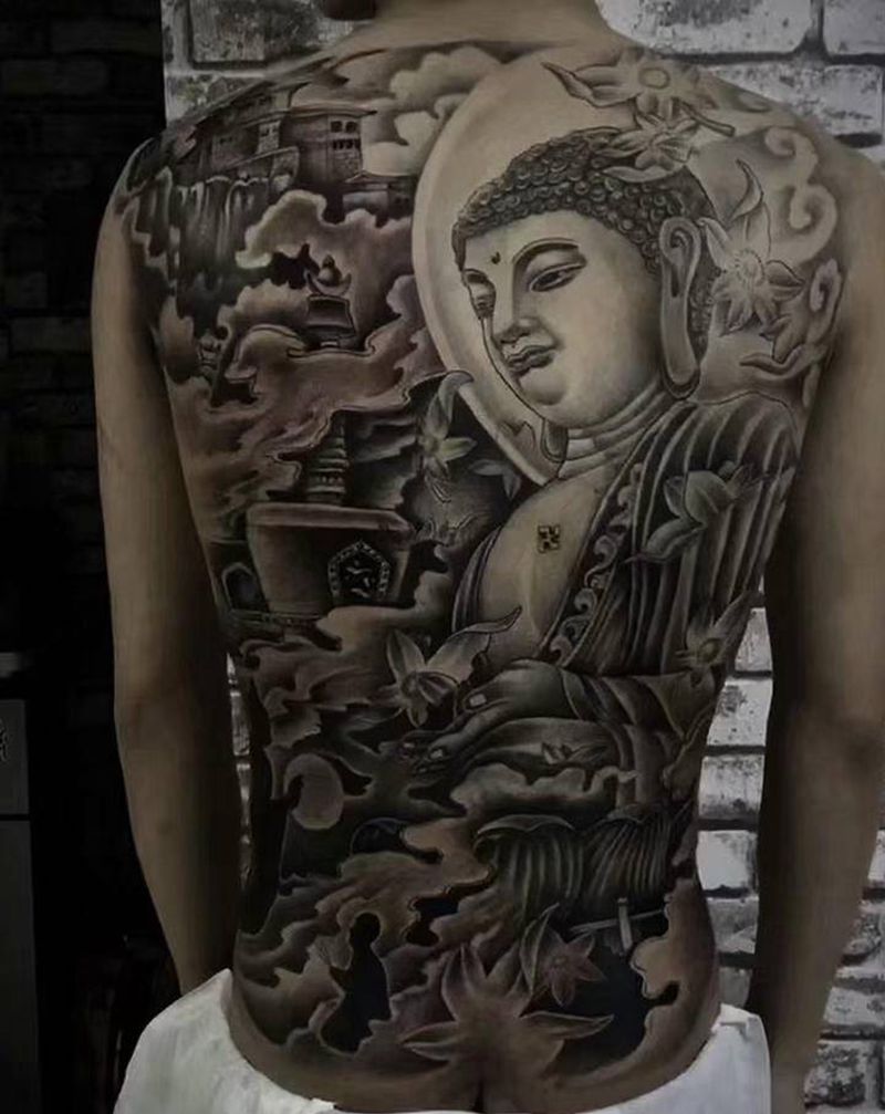 满背佛纹身图片_背部纹身图案