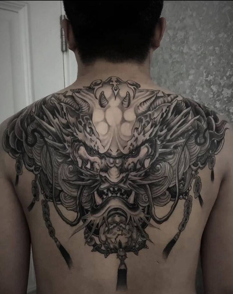 半背龙纹身图片_背部纹身图案