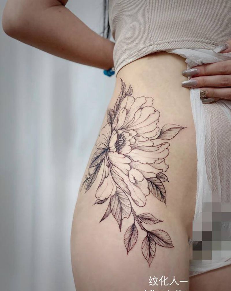 素花纹身图片_臀部新传统点刺纹身图案