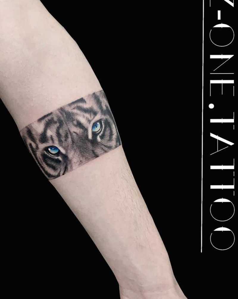 《细嗅蔷薇》纹身图片_手臂欧美写实纹身图案