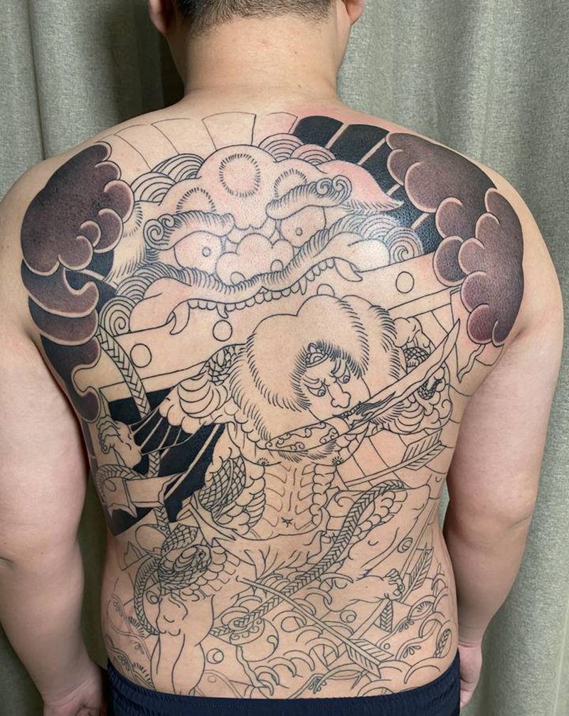 老传统未完纹身图片_背部老传统纹身图案