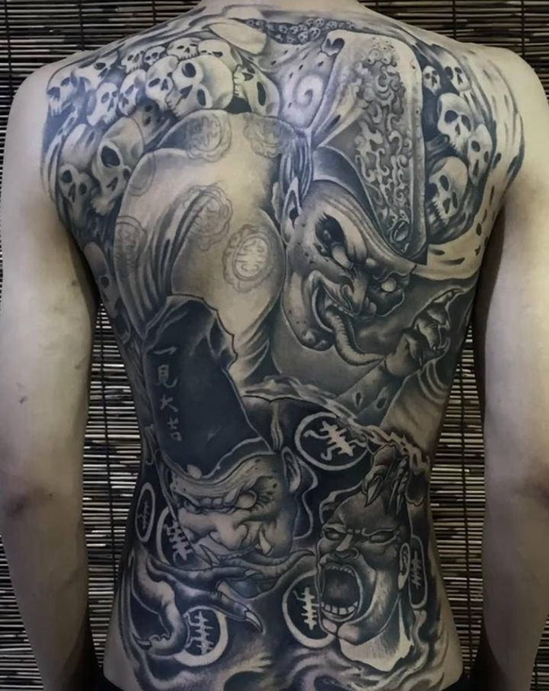 黑白无常纹身图片_背部纹身图案