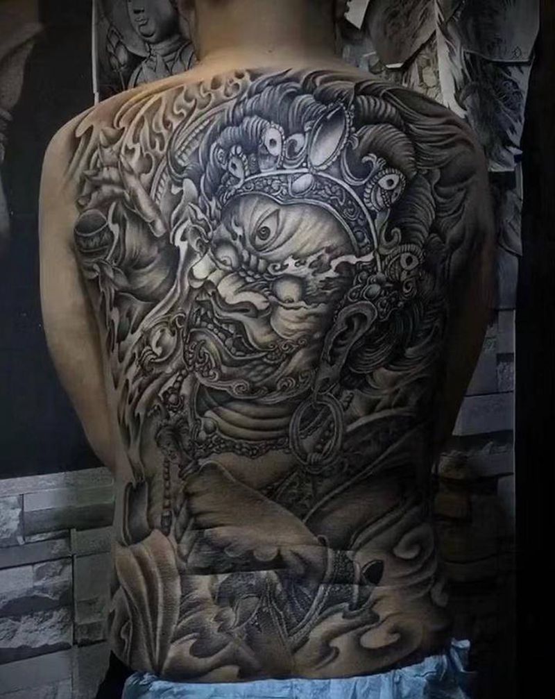 大黑天纹身图片_背部纹身图案