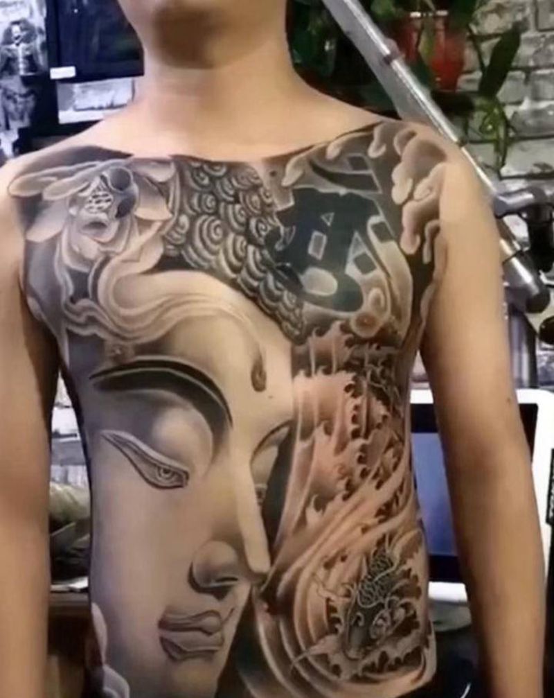 大佛纹身图片_胸部纹身图案