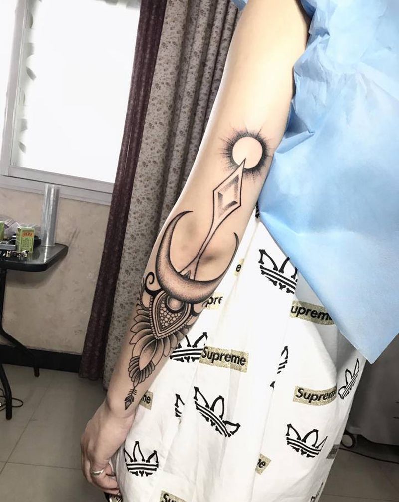 疤痕遮盖纹身图片_手臂点刺图腾纹身图案