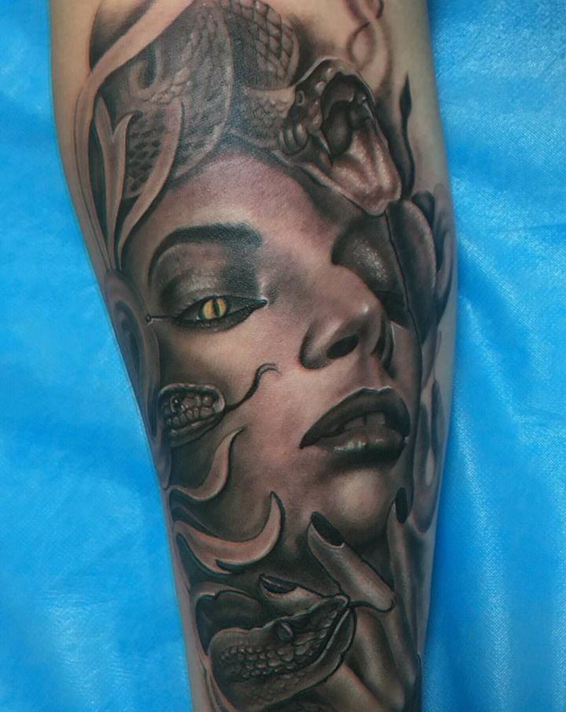 美杜莎纹身图片_手臂欧美写实纹身图案