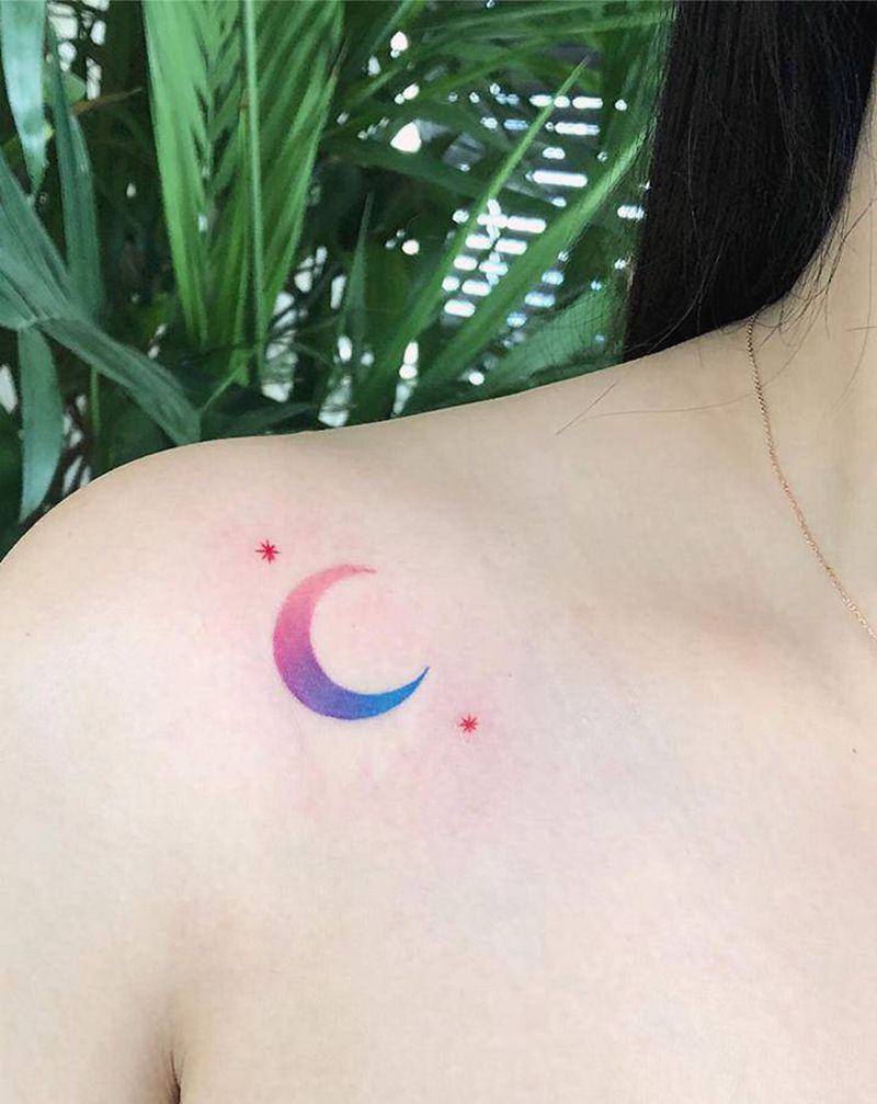 许昌沄刺青纹身图片_肩部月亮纹身图案