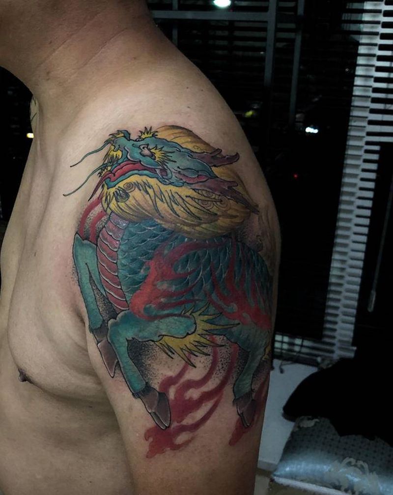 麒麟纹身图片_肩部新传统纹身图案