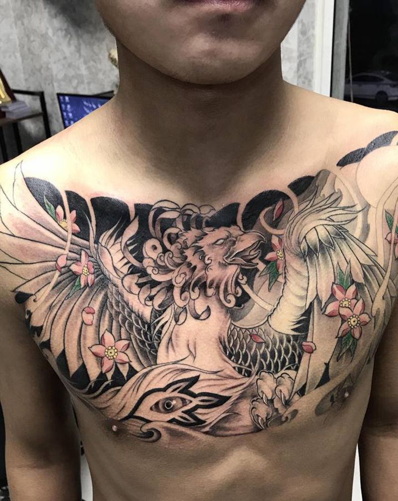 凤凰纹身图片_胸部新传统纹身图案