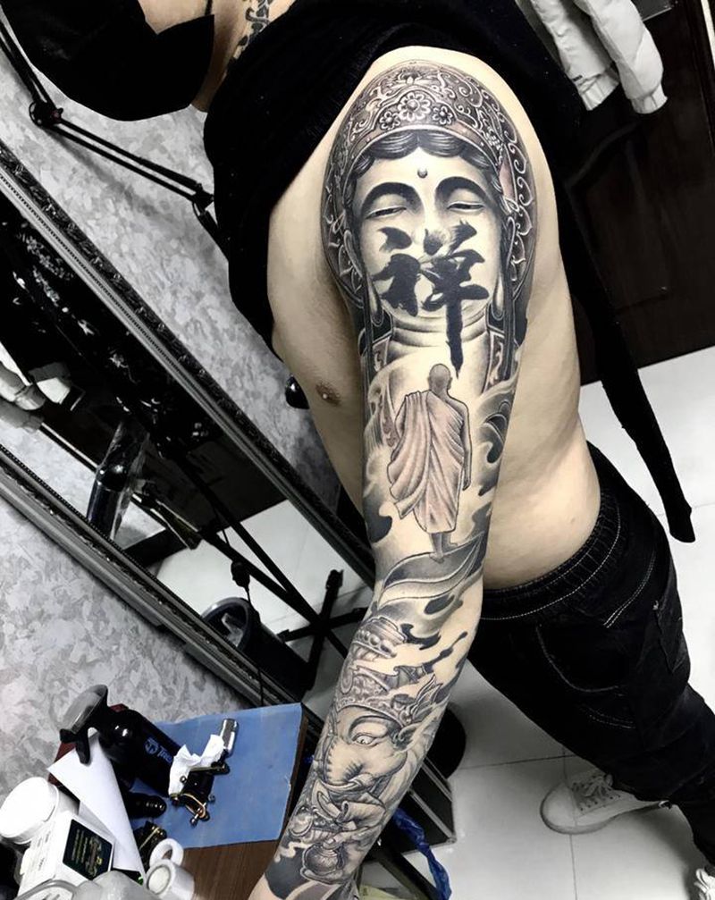 黑灰花臂纹身图片_手臂新传统纹身图案