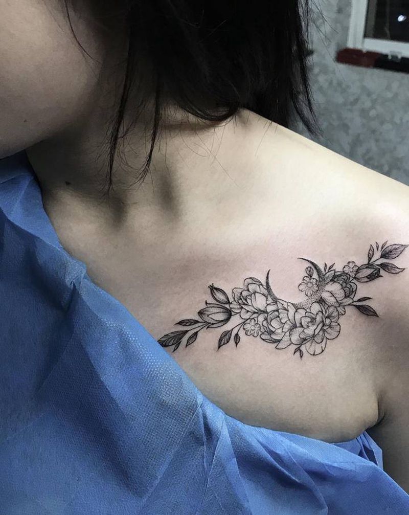 素花纹身图片_胸部点刺纹身图案