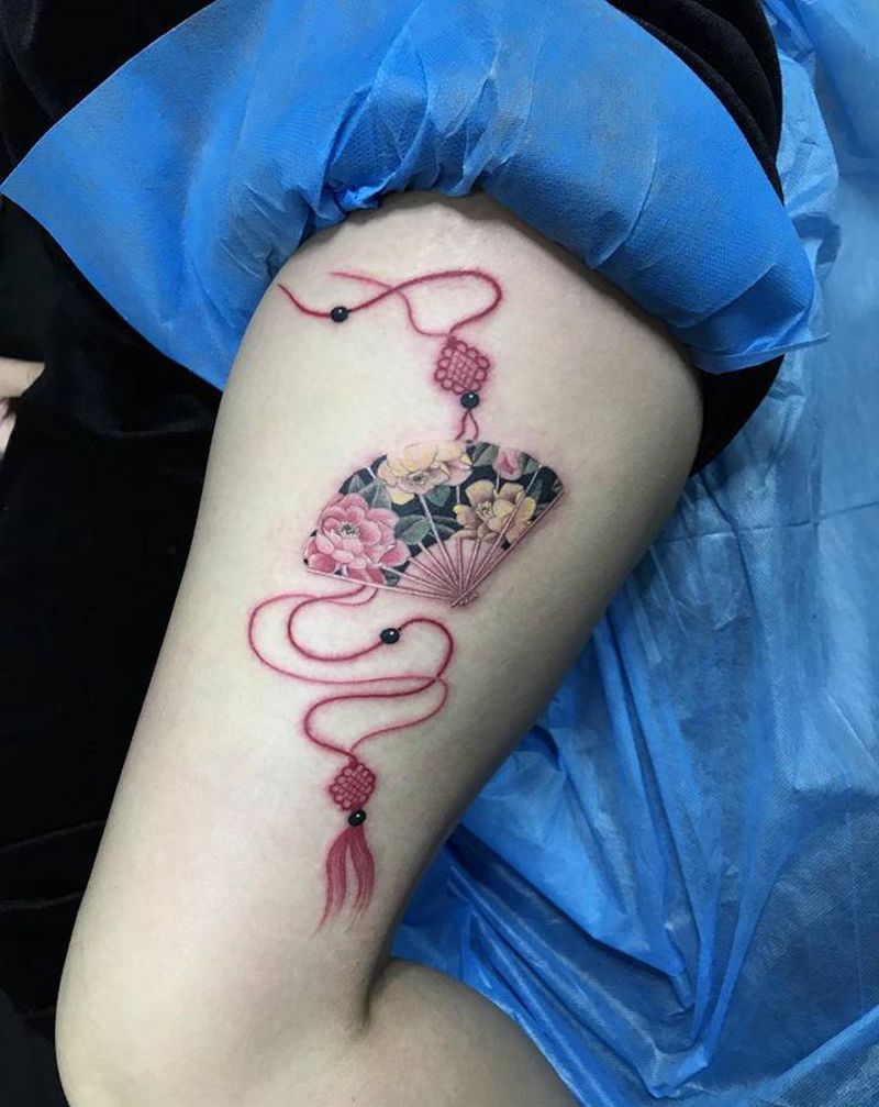 折扇纹身图片_腿部水彩中国风纹身图案