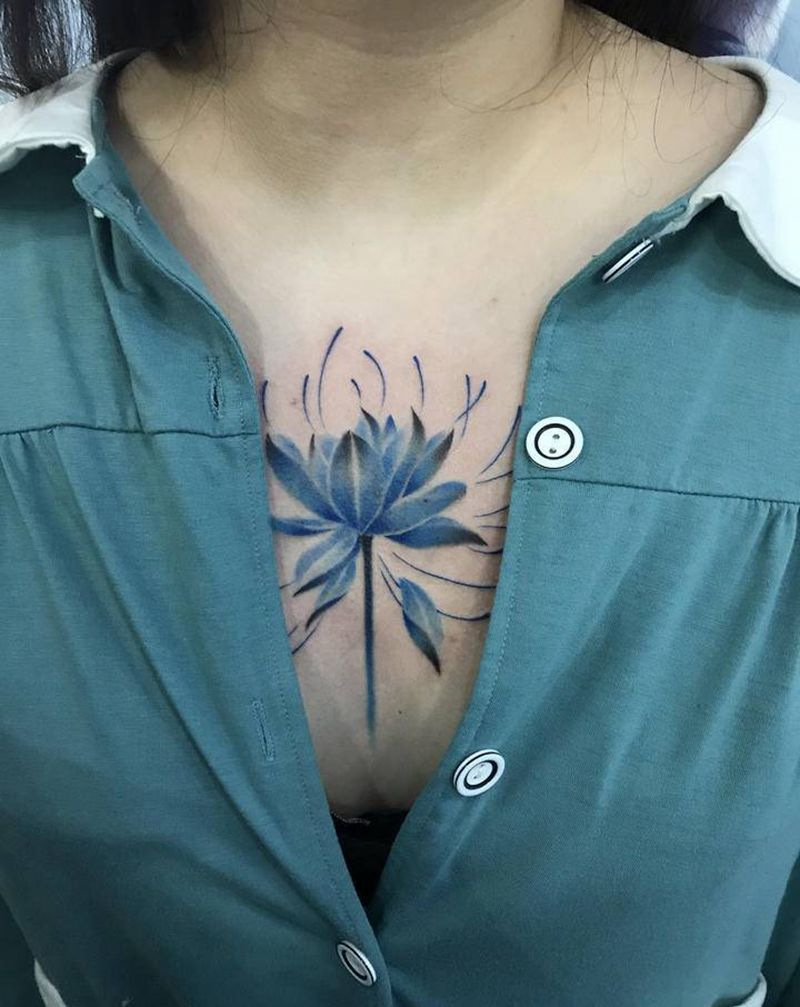 蓝莲花纹身图片_胸部水彩水墨纹身图案