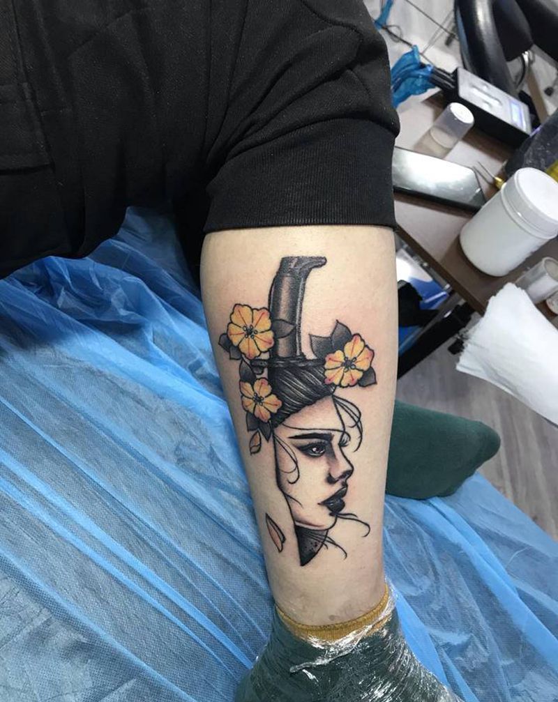 刀纹身图片_腿部New School纹身图案