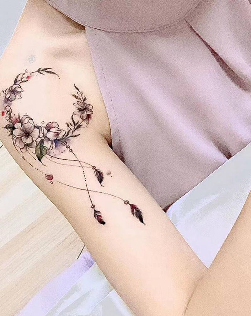 花环纹身图片_肩部纹身图案