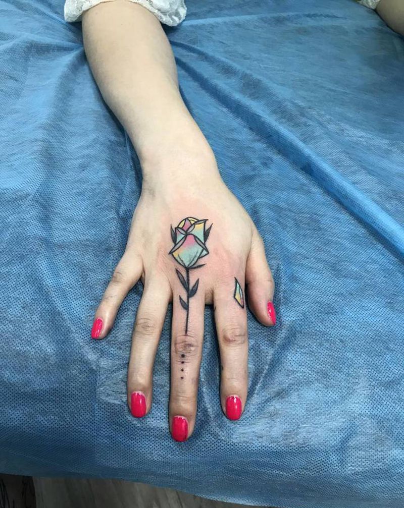 一枝花纹身图片_手部New School水彩纹身图案