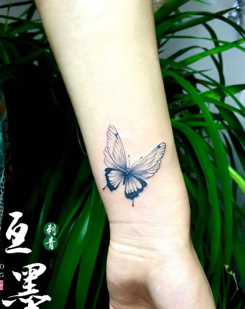 发福蝶纹身图片_手臂手部清新纹身图案