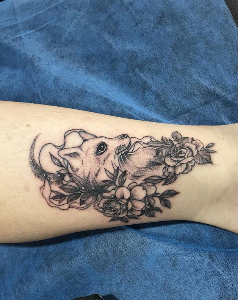 小狐狸纹身图片_腿部新传统素花纹身图案