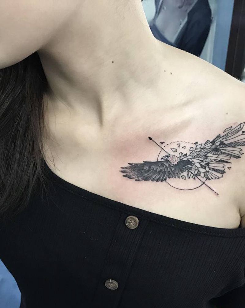 鹰纹身图片_胸部几何点刺纹身图案